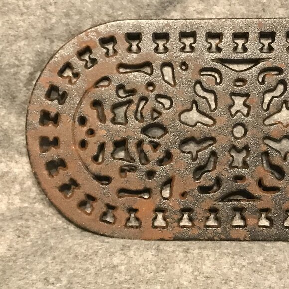 Cast Iron Trivet Rustic Trivets For Hot Pots And Pans, Decorative Kitchen Trivet - Picture 3 of 7